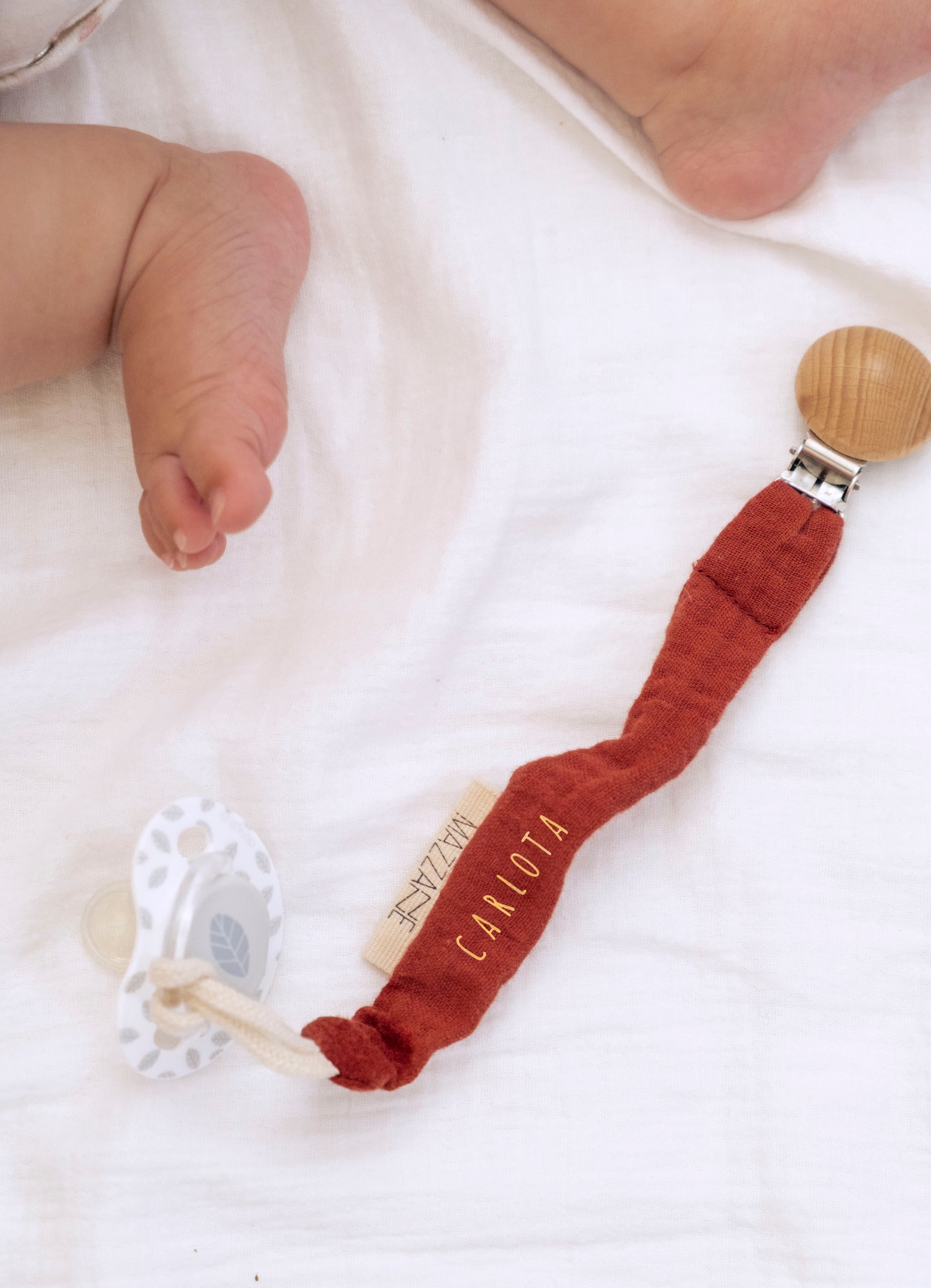 Attache - tétine bébé personnalisable fait main en gaze de coton terracotta - mazzanne