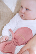 Bouillotte bébé et enfant personnalisable ballon en gaze de coton fleurs - mazzanne