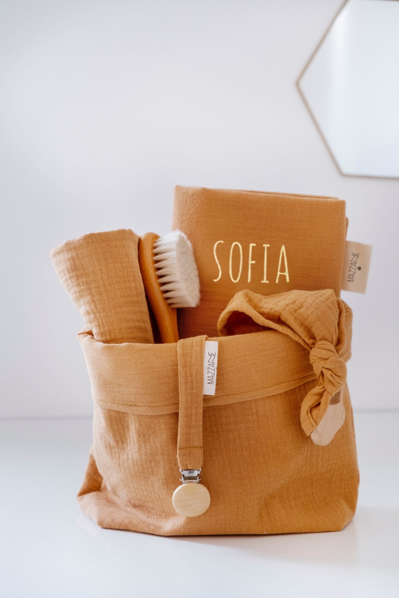Coffret naissance bébé personnalisable fait main en France en gaze de coton camel - mazzanne