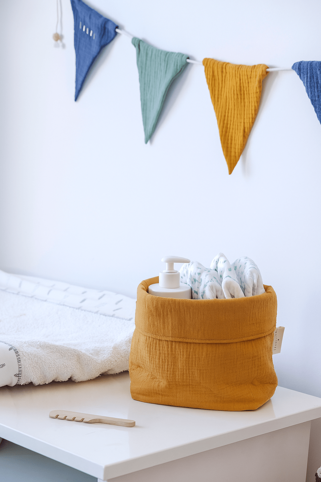 Panière de rangement bébé et enfant personnalisable en gaze de coton fleurs - mazzanne