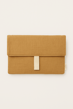 Pochette protection livre femme personnalisable en gaze de coton camel - mazzanne