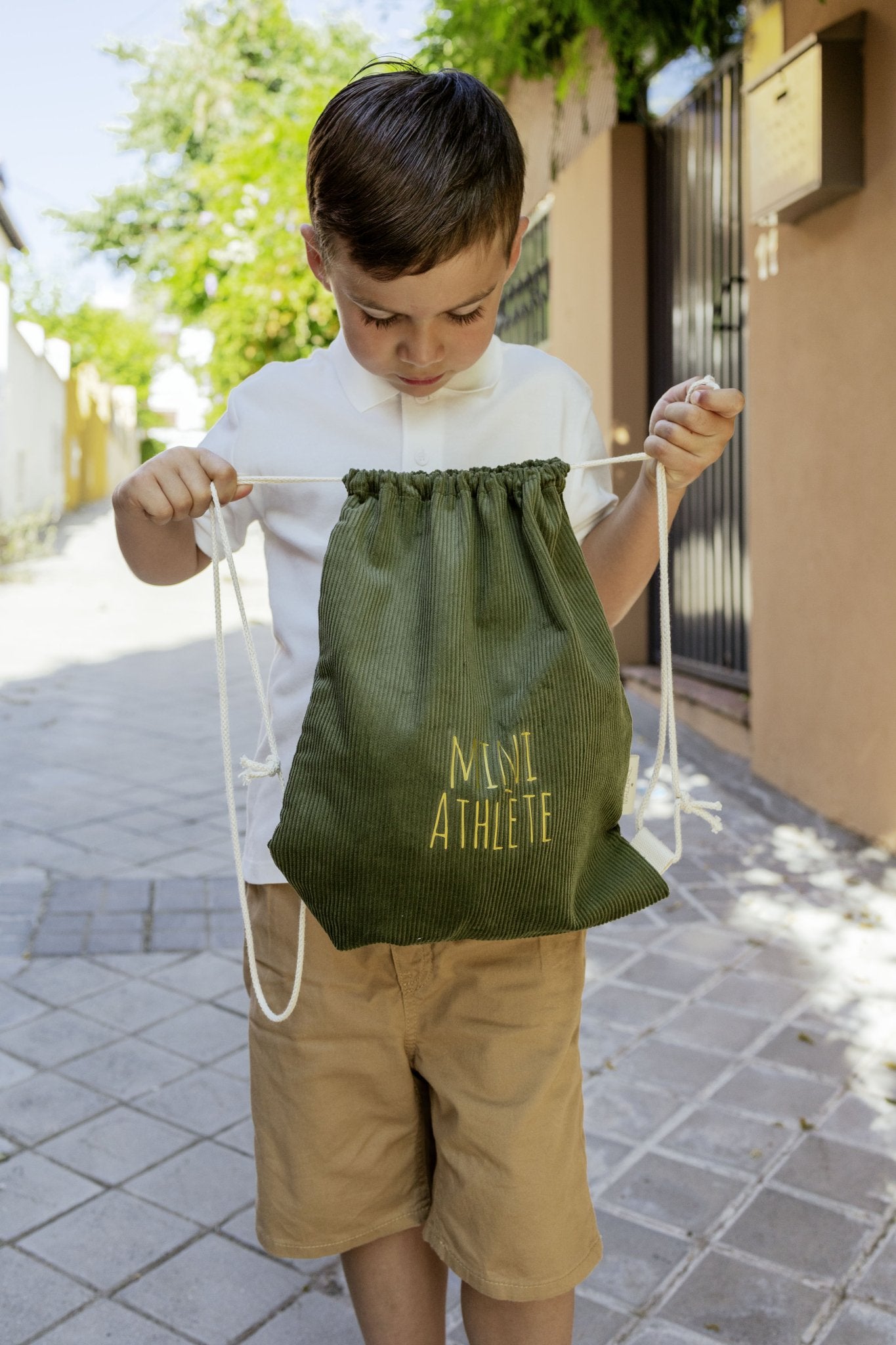 Sac à dos enfant personnalisable en velours côtelé vert à cordons - mazzanne