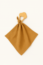 Anneau de dentition bébé personnalisable en bois et lange en gaze de coton camel - mazzanne