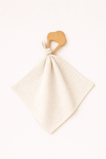 Anneau de dentition bébé personnalisable en bois et lange en gaze de coton écru - Mazzanne