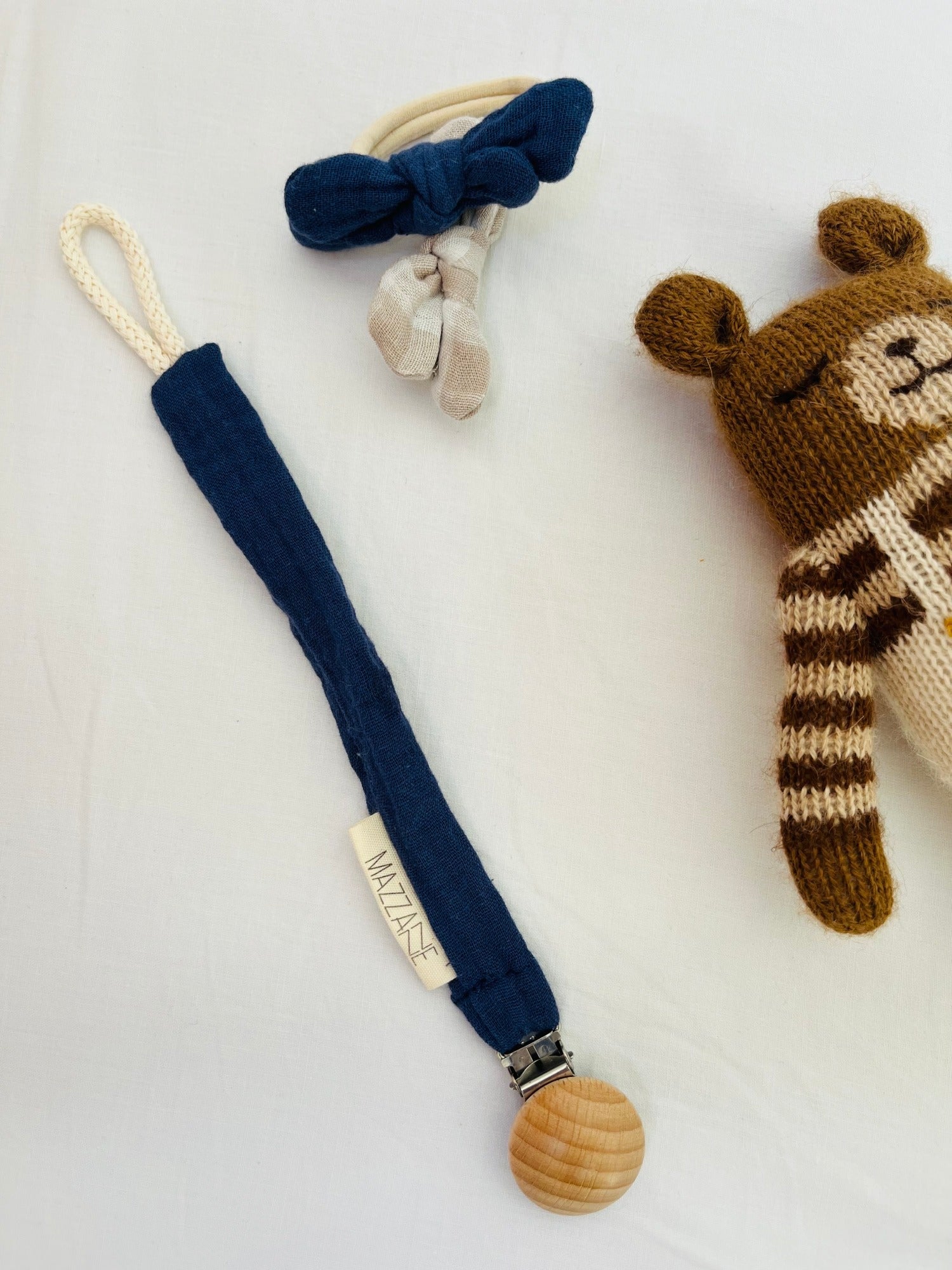 Attache - tétine bébé personnalisable fait main en gaze de coton bleu - mazzanne