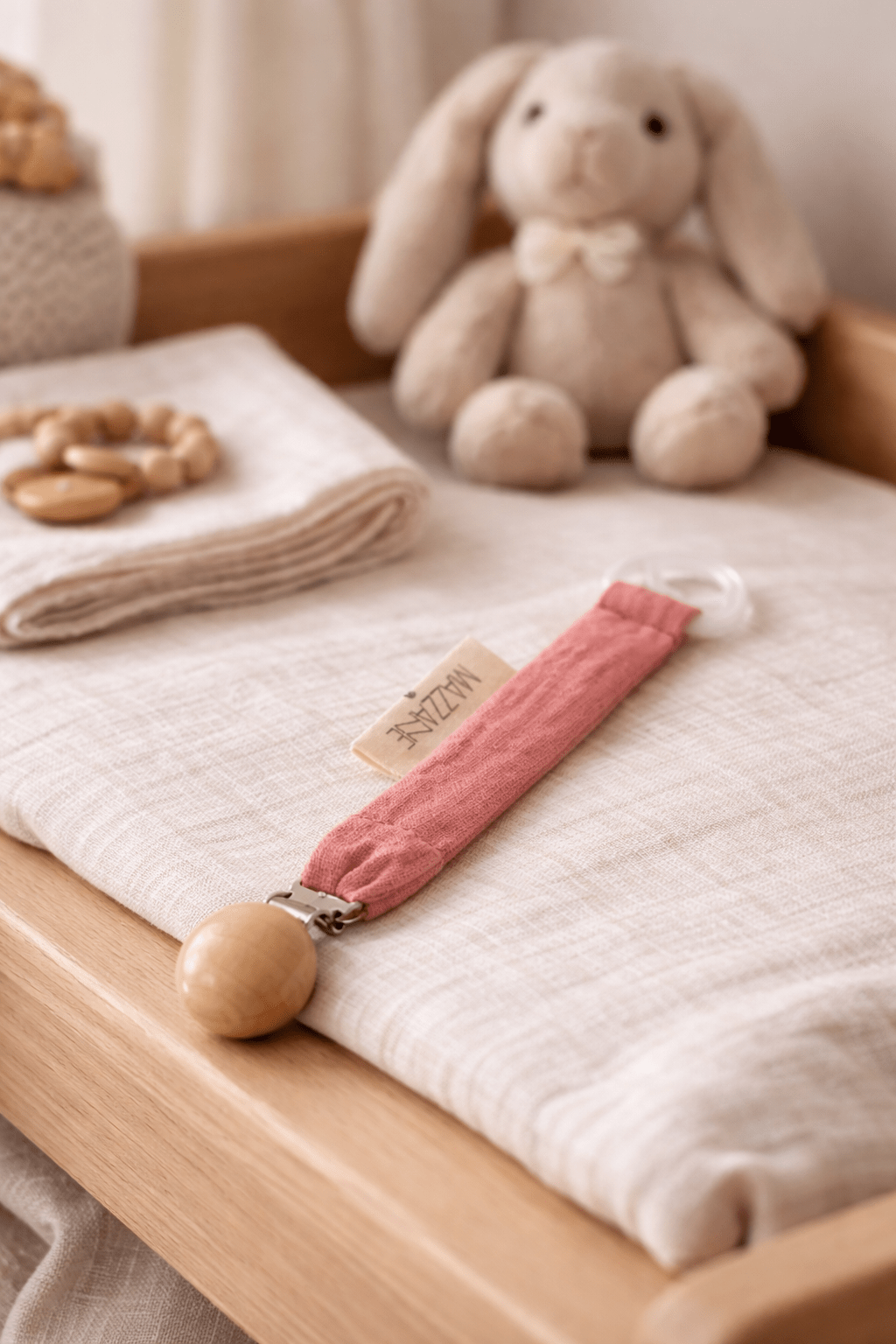 Attache - tétine bébé personnalisable fait main en gaze de coton rose - Mazzanne