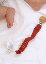 Attache - tétine bébé personnalisable fait main en gaze de coton terracotta - mazzanne
