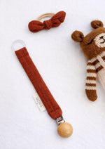 Attache - tétine bébé personnalisable fait main en gaze de coton terracotta - Mazzanne
