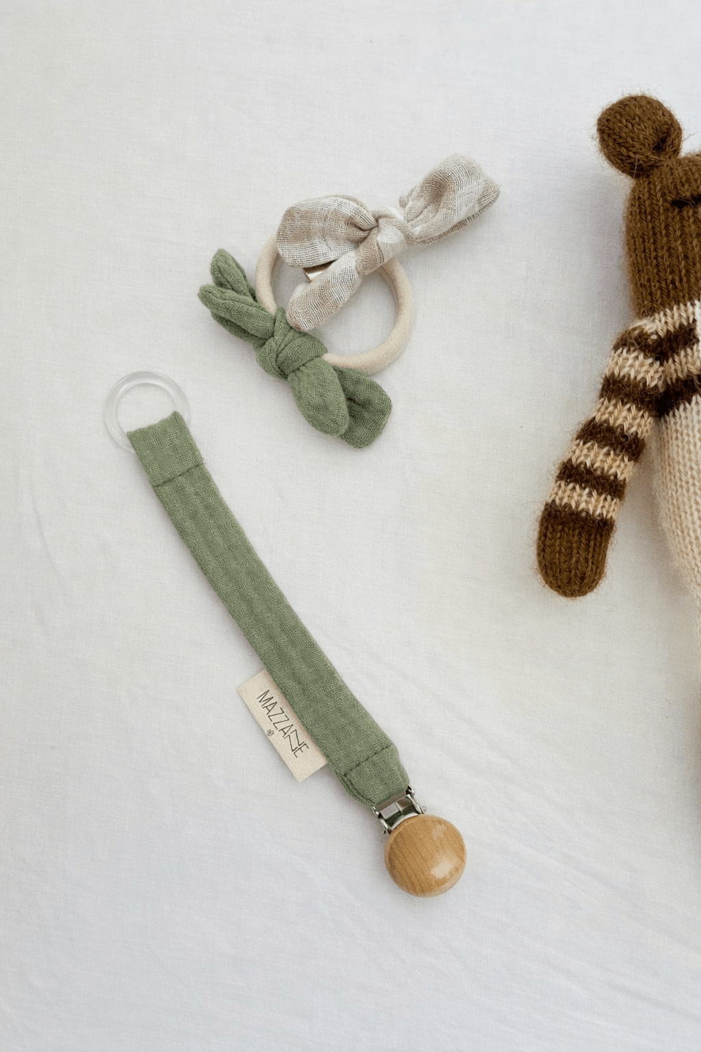 Attache - tétine bébé personnalisable fait main en gaze de coton vert - Mazzanne