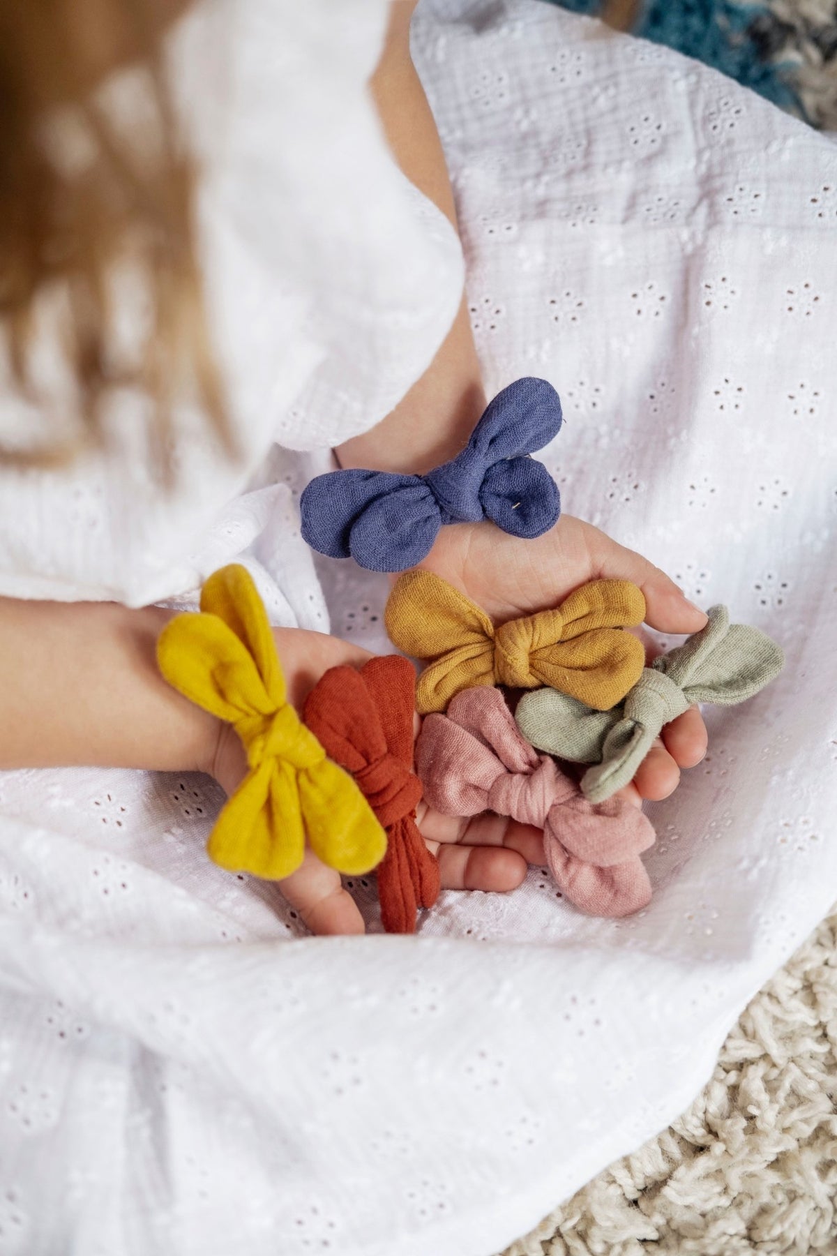 Barrette nœud gaze de coton à fleurs pour cheveux accessoire vêtement enfant - mazzanne