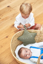 Boîte à musique étoile bébé personnalisable en gaze de coton verte - mazzanne