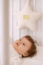 Boîte à musique étoile pour bébé personnalisable en gaze de coton écru - Mazzanne
