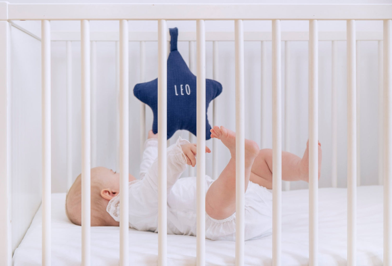Boîte à musique étoile pour bébé personnalisable en gaze de coton vichy - mazzanne