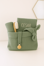 Coffret naissance bébé personnalisable fait main en France en gaze de coton vert - mazzanne