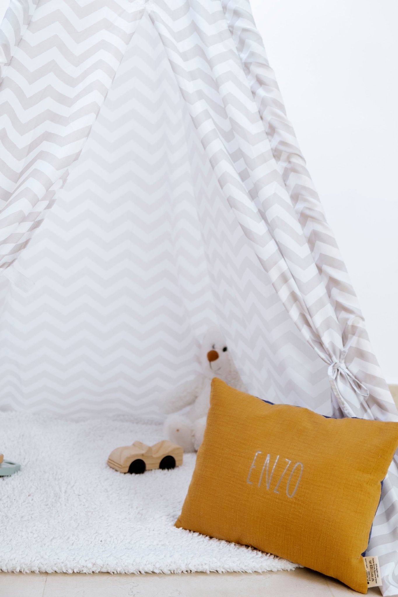 Coussin décoration chambre bébé et enfant personnalisable en gaze de coton camel - mazzanne