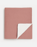 Couverture naissance bébé personnalisable en sherpa et gaze de coton rose - mazzanne