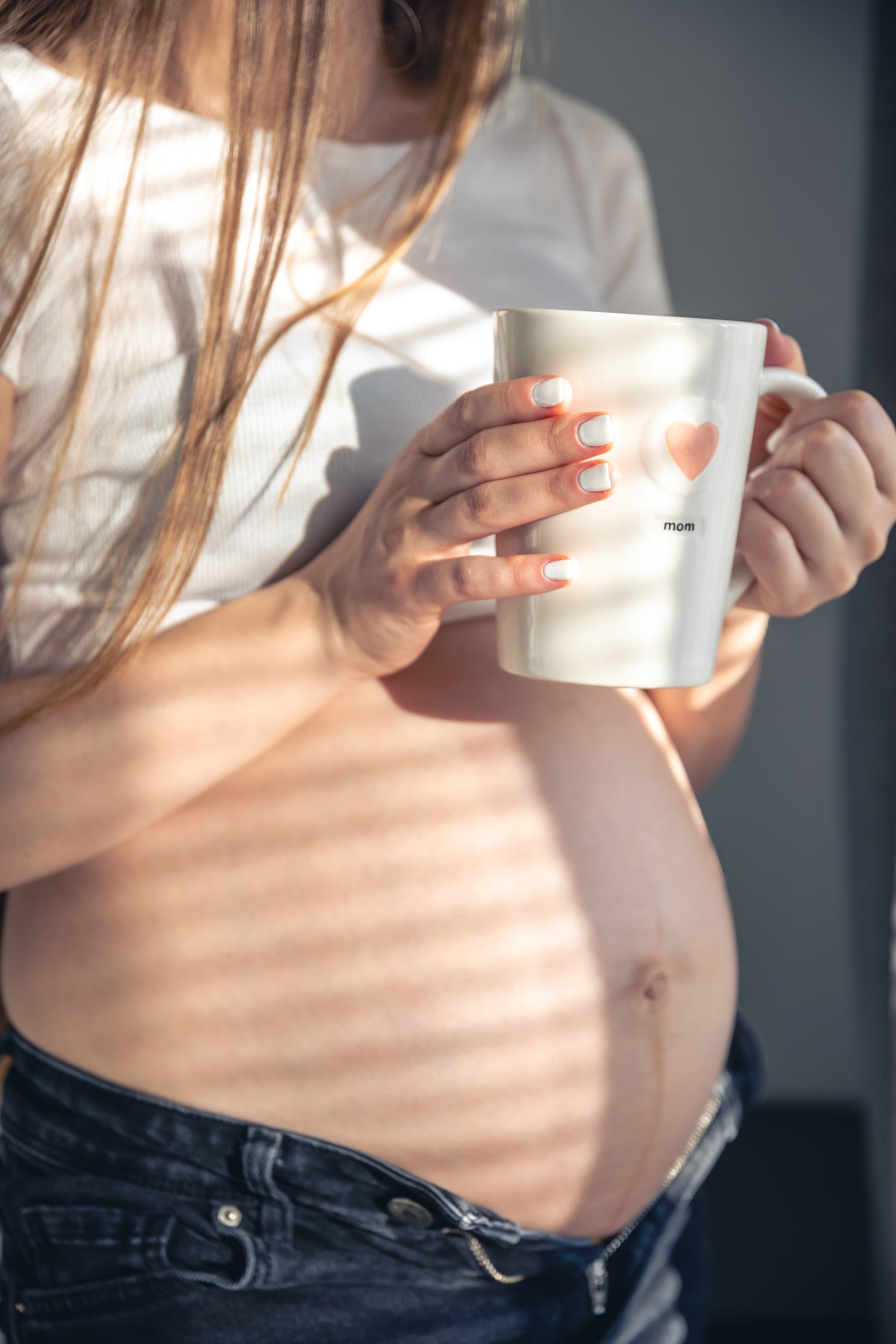 femme enceinte café