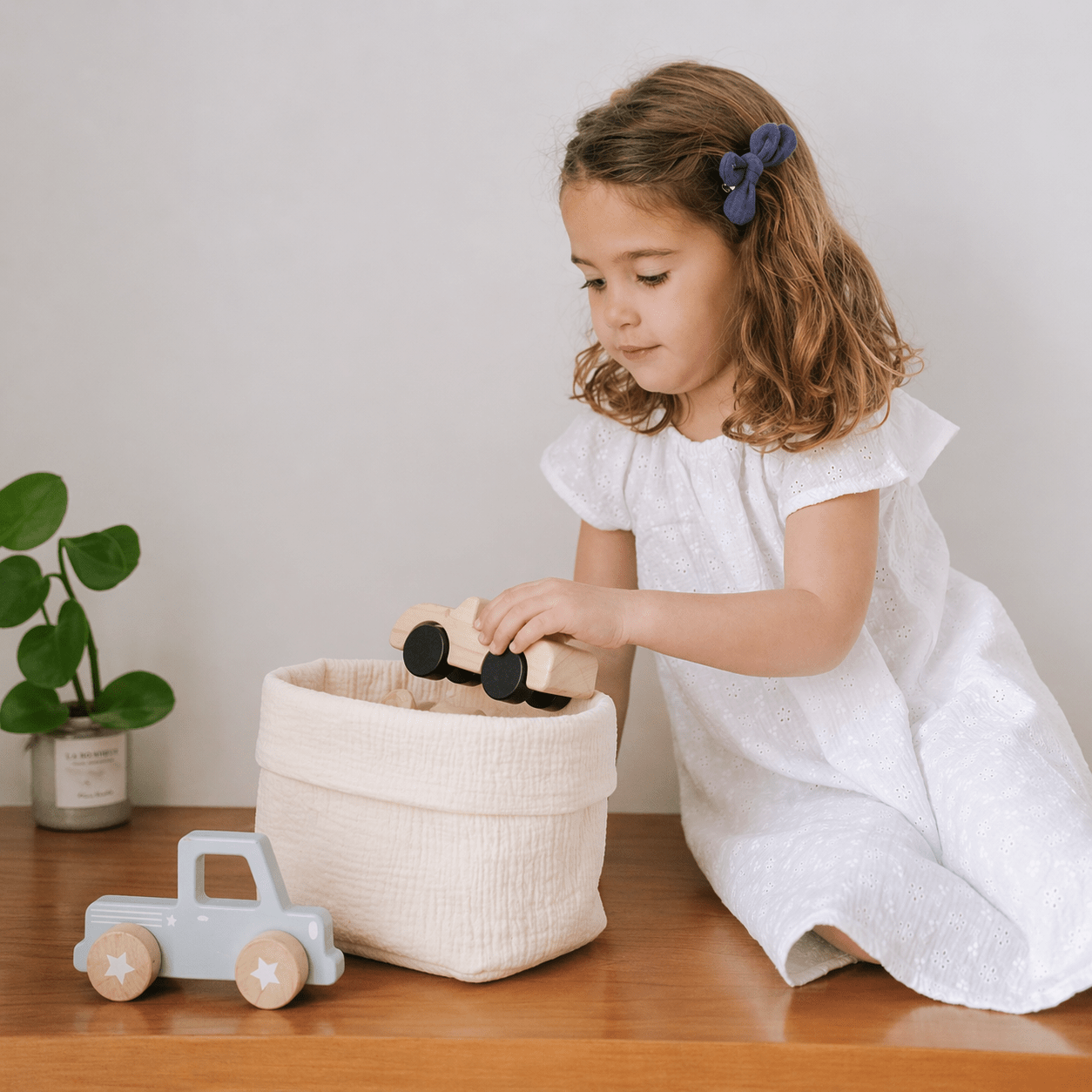 Panière de rangement bébé et enfant personnalisable en gaze de coton écru - Mazzanne