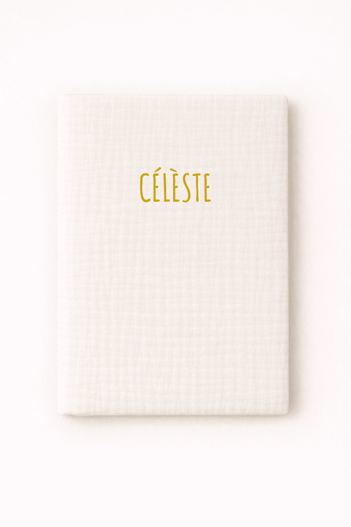 Protège carnet de santé bébé personnalisable en gaze de coton écru - Mazzanne