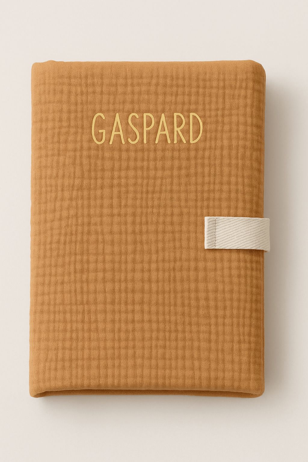 Tapis à langer nomade bébé personnalisable en tissu imperméable et gaze de coton camel - mazzanne