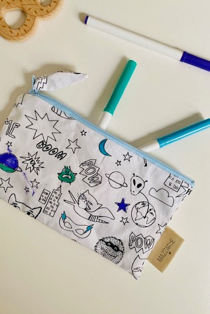 Trousse enfant en tissu à colorier lavable et réutilisable motifs superhéros - Mazzanne